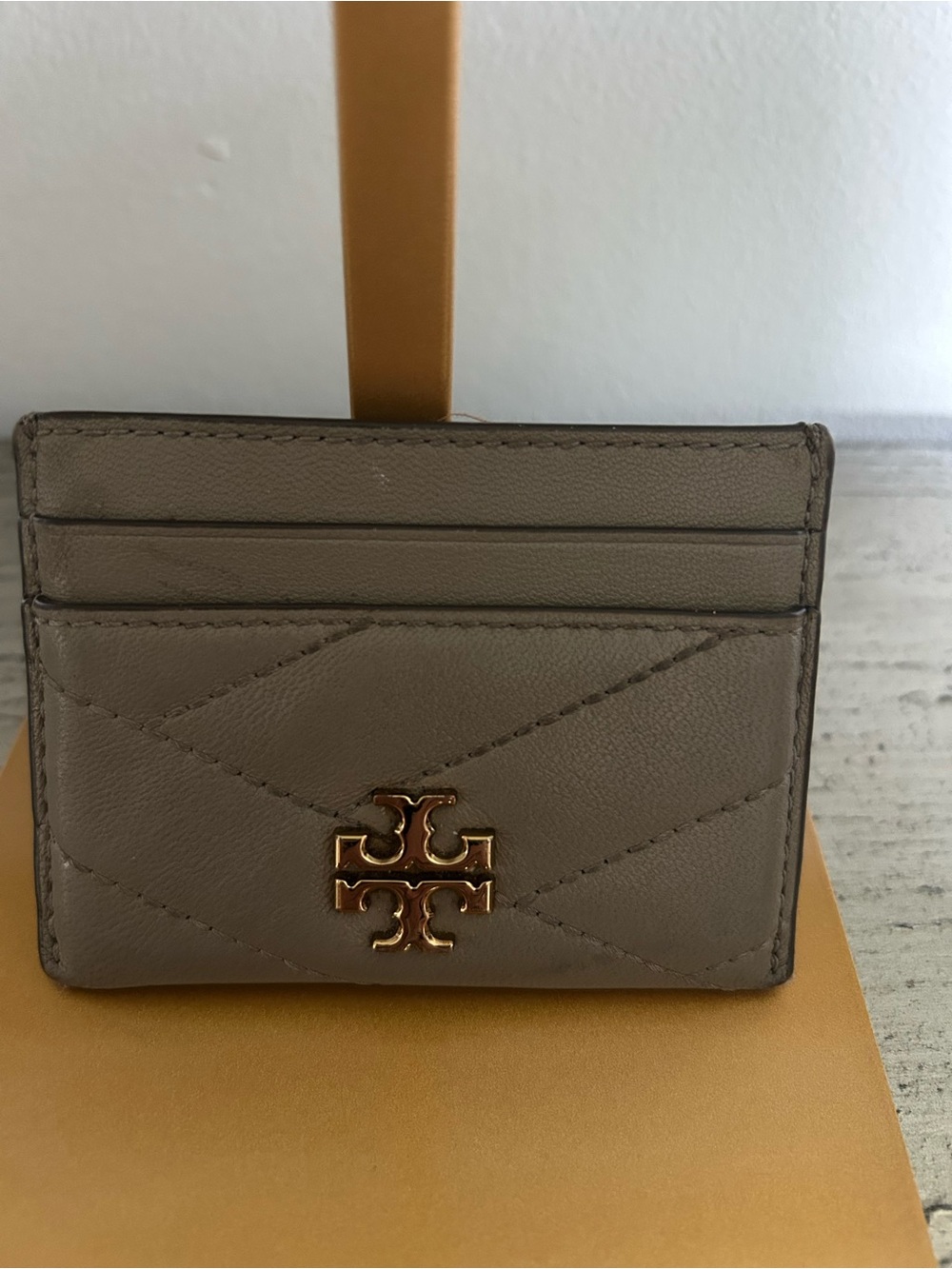 Tory Burch Kira Chevron Quilted Leather Card Holder EXCELLENT CONDITION - Picture 2 of 10